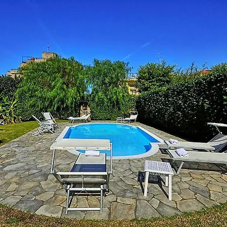 - Lia Villa Sant'Agnello